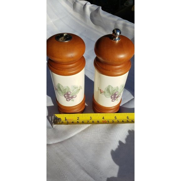 Mr Dudley 7" Wood & Ceramic Pepper Grinder Mill & Salt Shaker Set Grapes - Picture 5 of 9